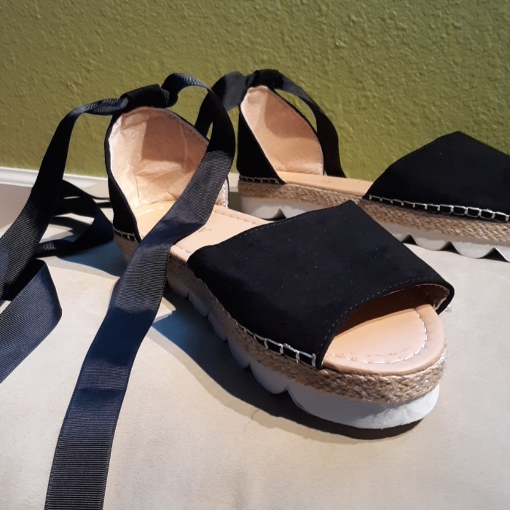 Black lace-up platform Espadrilles
